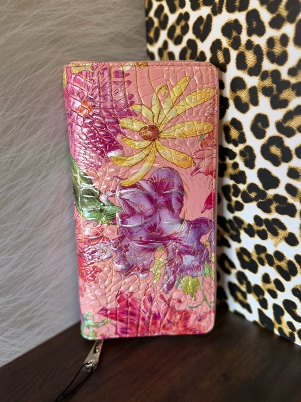BrahminPerennial Melbourne Leather Skyler Wallet--NWT Floral Flowers Pink FIRM